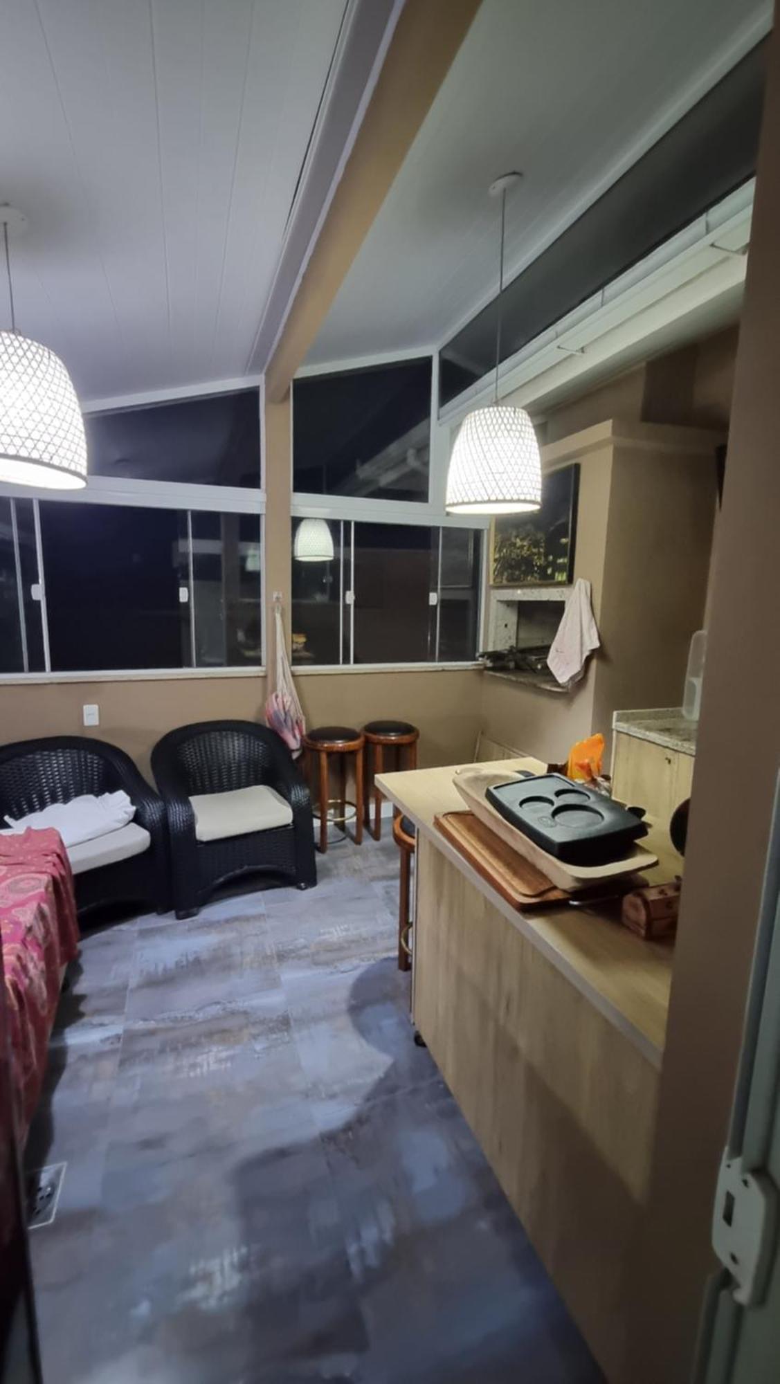 Cobertura A 100m Da E Proximo Ao Centro